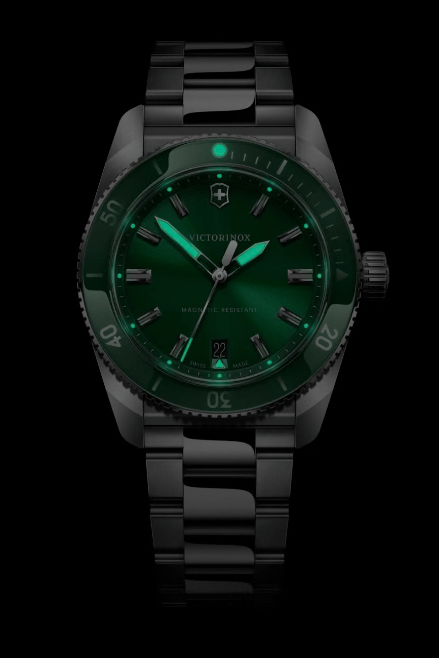 Relógio Victorinox Maverick  Quartz -242096