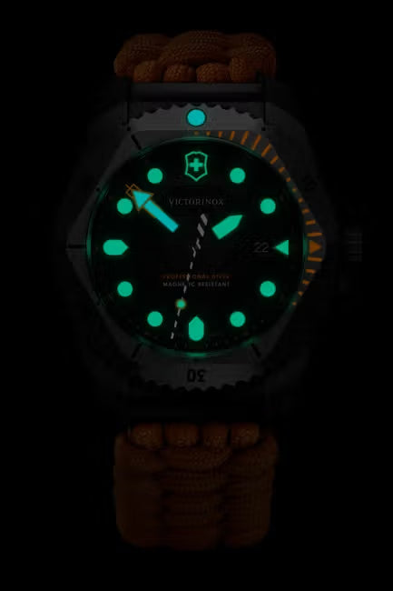 Relógio Victorinox Dive Pro Quartz - V242069.1