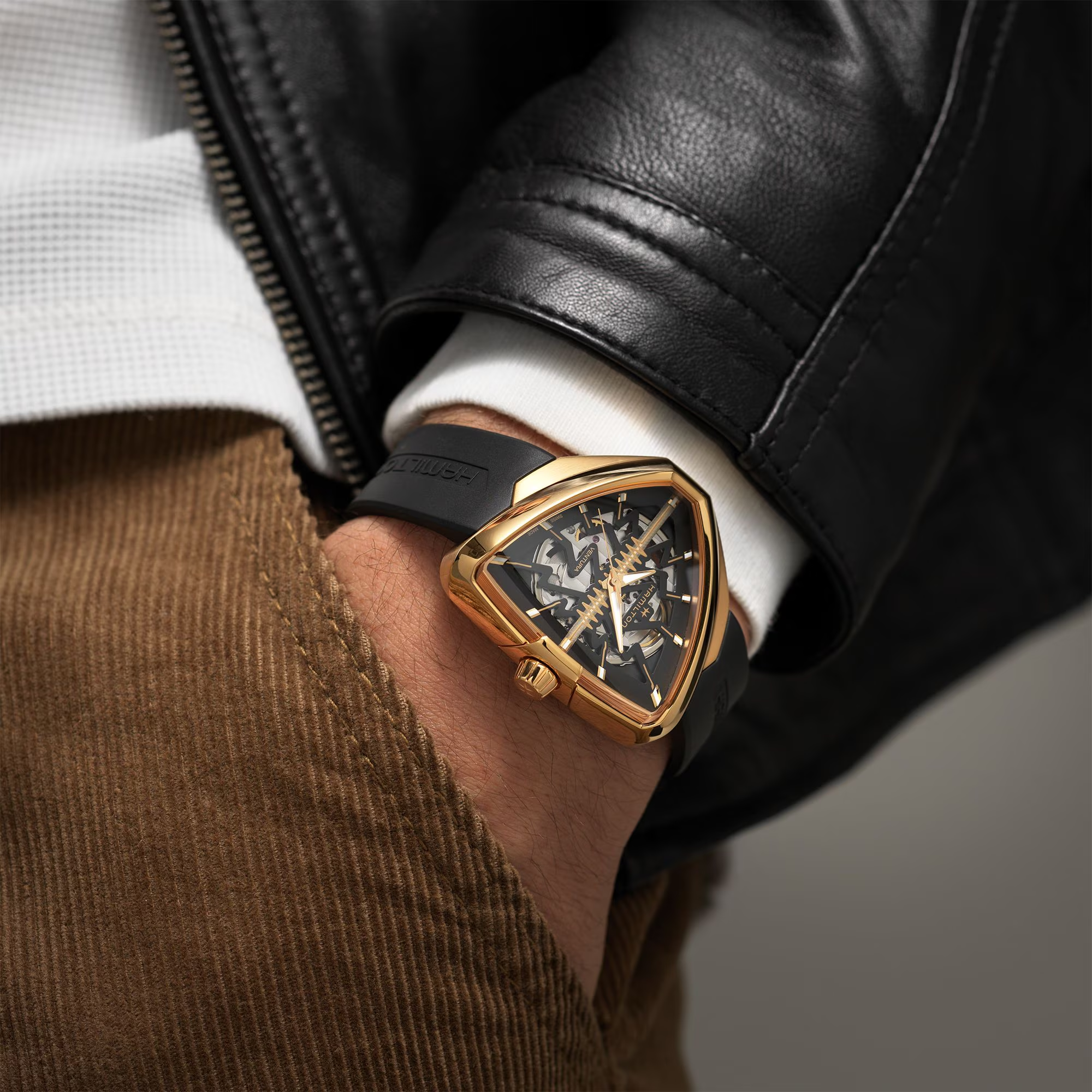 Relógio Hamilton Ventura Elvis80 Skeleton Auto 42mm x 45mm - H24525331
