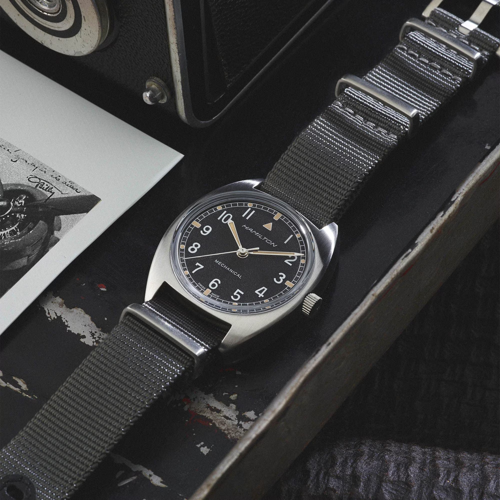 Relógio Hamilton Khaki Aviation Pilot Pioneer Mecanico 36mm x 33mm - H76419931
