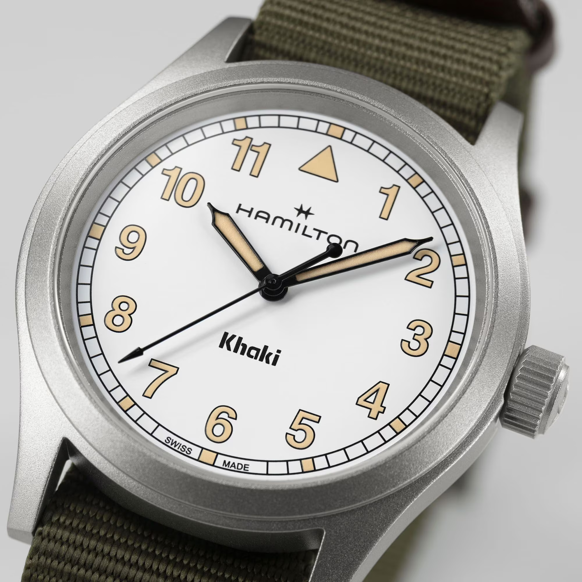 Relógio Hamilton Khaki Field Quartz 38mm - H69401910