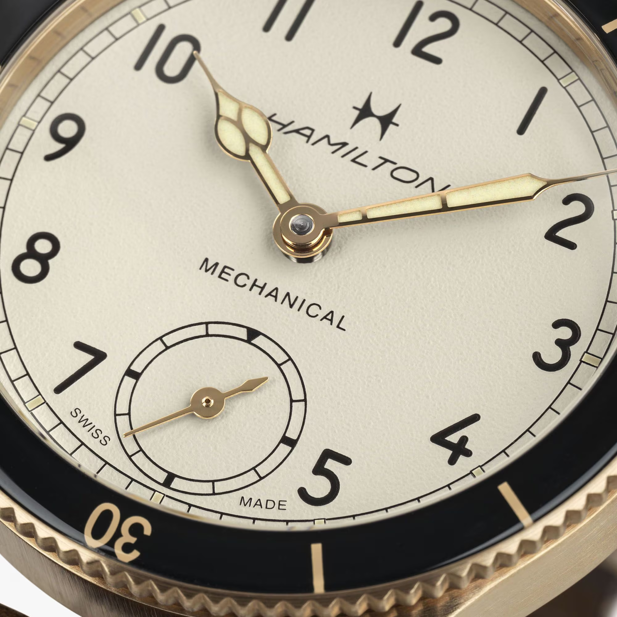 Relógio Hamilton Khaki Aviation Pilot Pioneer Mecanico 43mm - H76709510