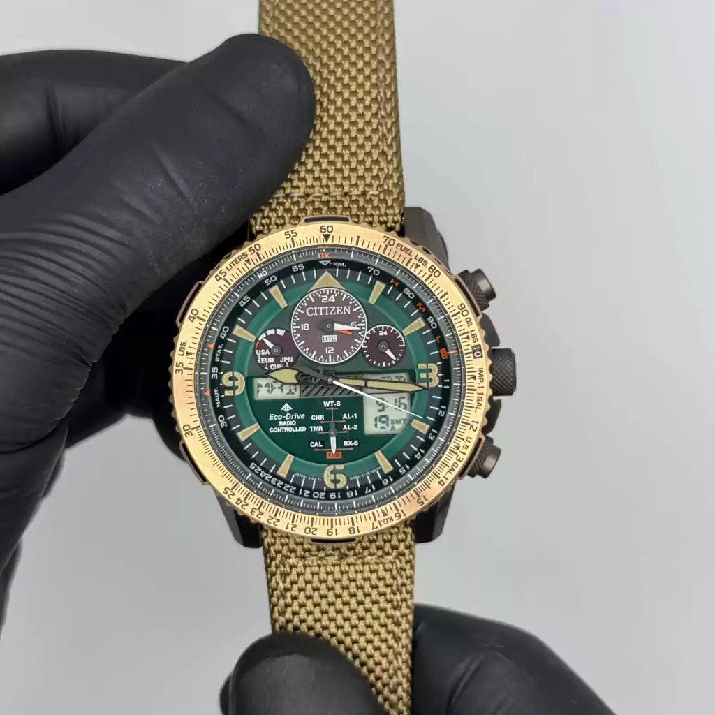 Relógio Citizen Radio Controlled Verde - JY8074-11X