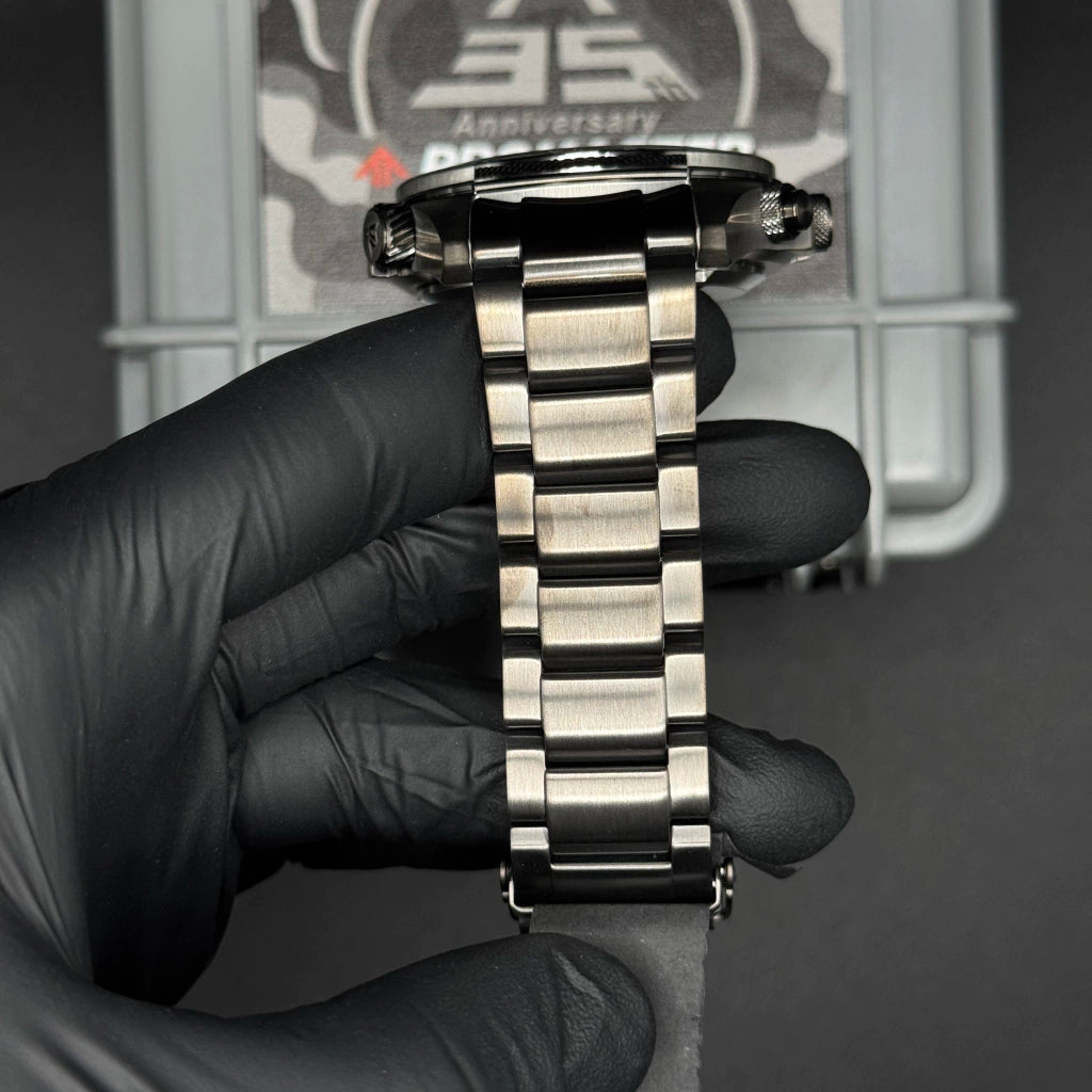 Citizen Eco Drive Land Watch - Limited edition 5900pcs JV1008-63e