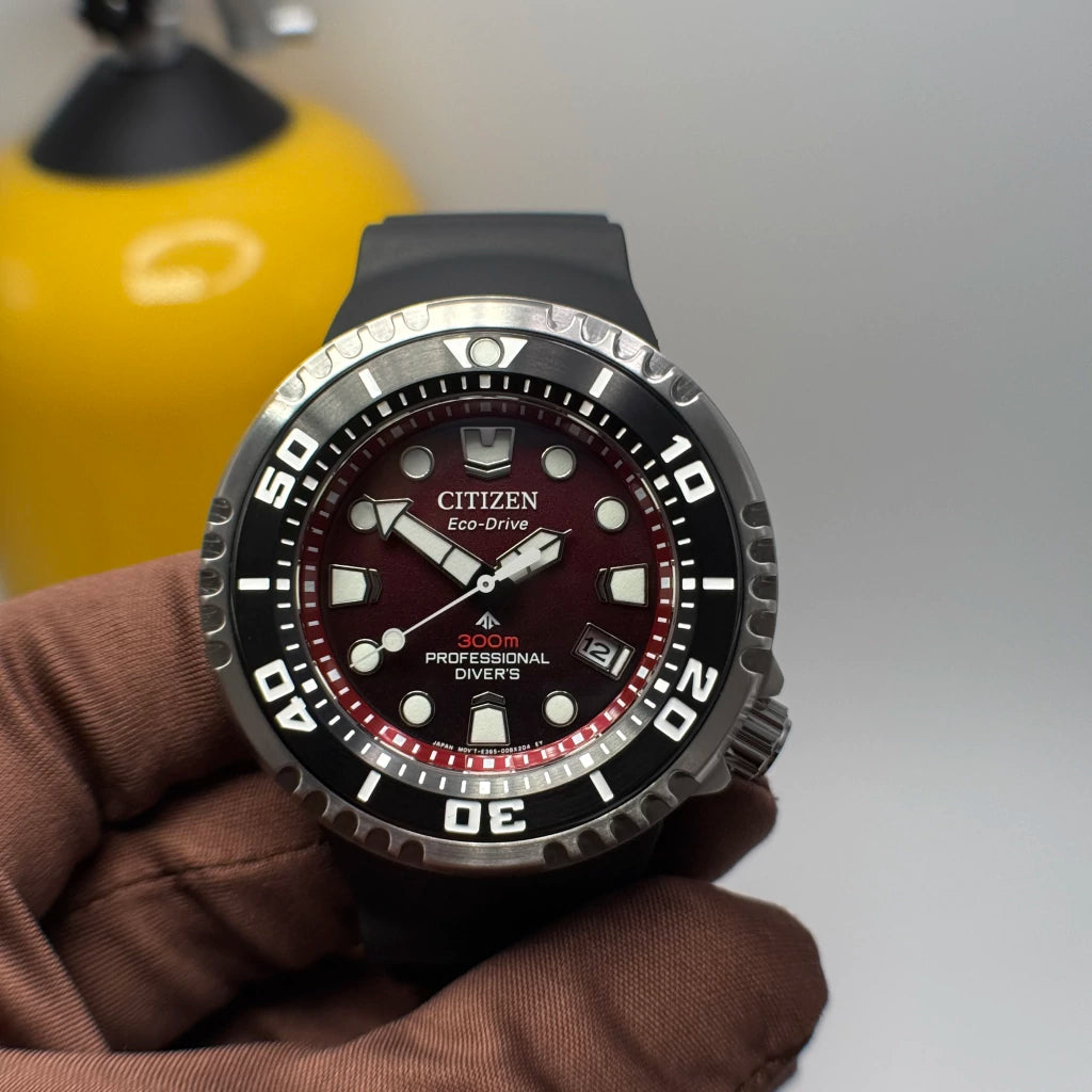Reloj Citizen Aqualand Marine 300m Rojo E365 - BN1024-01z