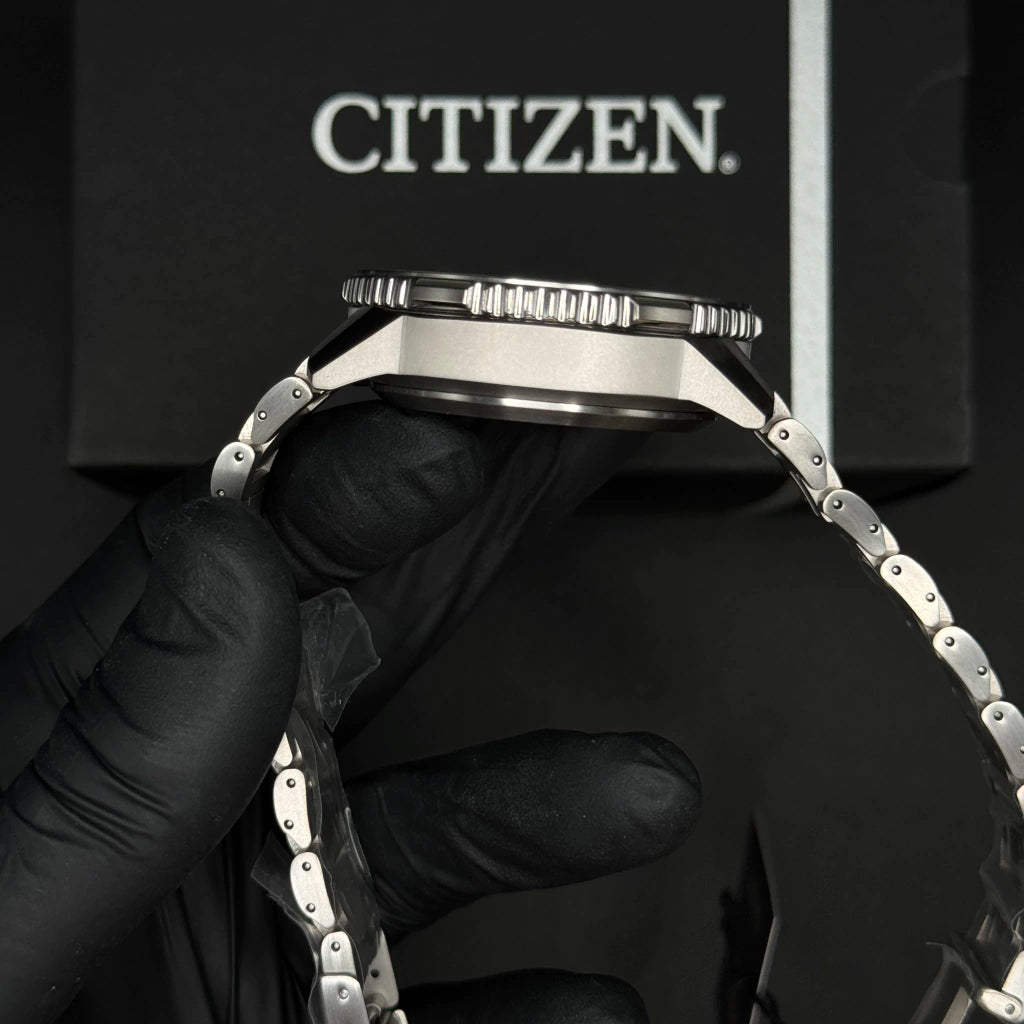 Relógio Citizen Skyhawk Super Titanium - JY8100-80L